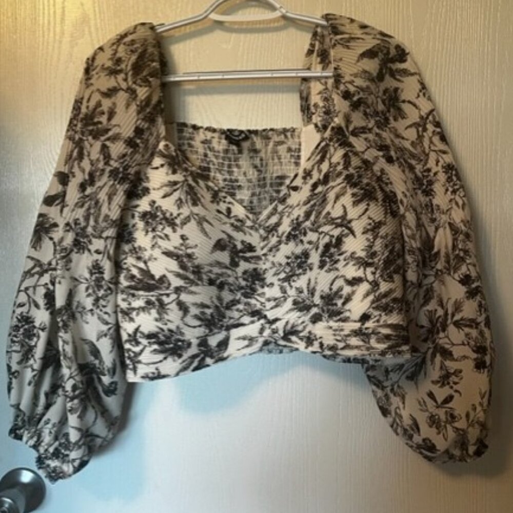 Express Cream and Olive Floral Cropped Top Balloon Sleeves Cottagecore Size XL